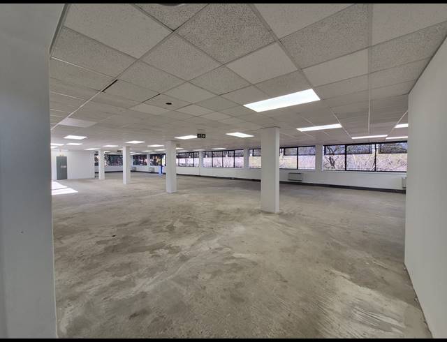 426M² OFFICE TO LET IN WOODMEAD